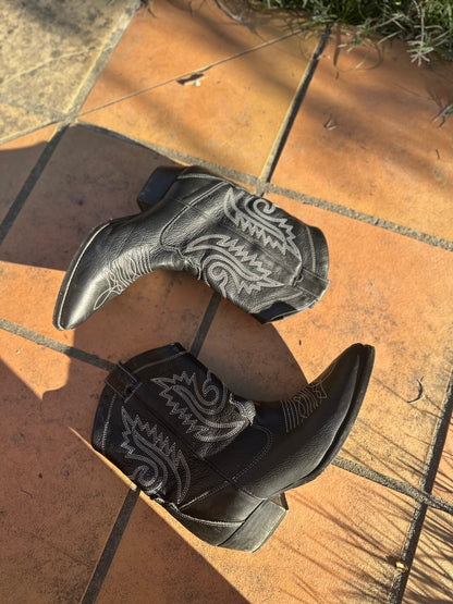 Santiags noires à surpiqûres blanches